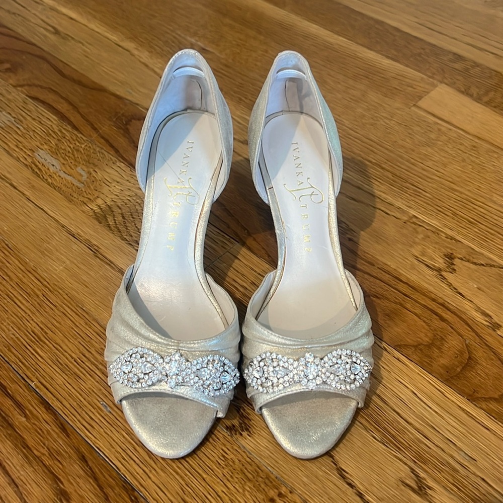 Ivanka Trump Nanci D’Orsay Gold Heels Size 6